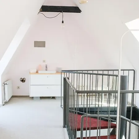 Malerisches Haus In Schoenster Strasse Der Altstadt