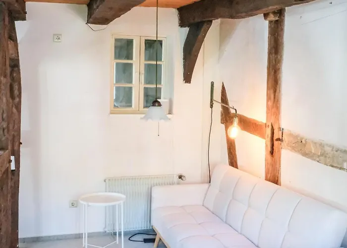 Malerisches Haus In Schoenster Strasse Der Altstadt